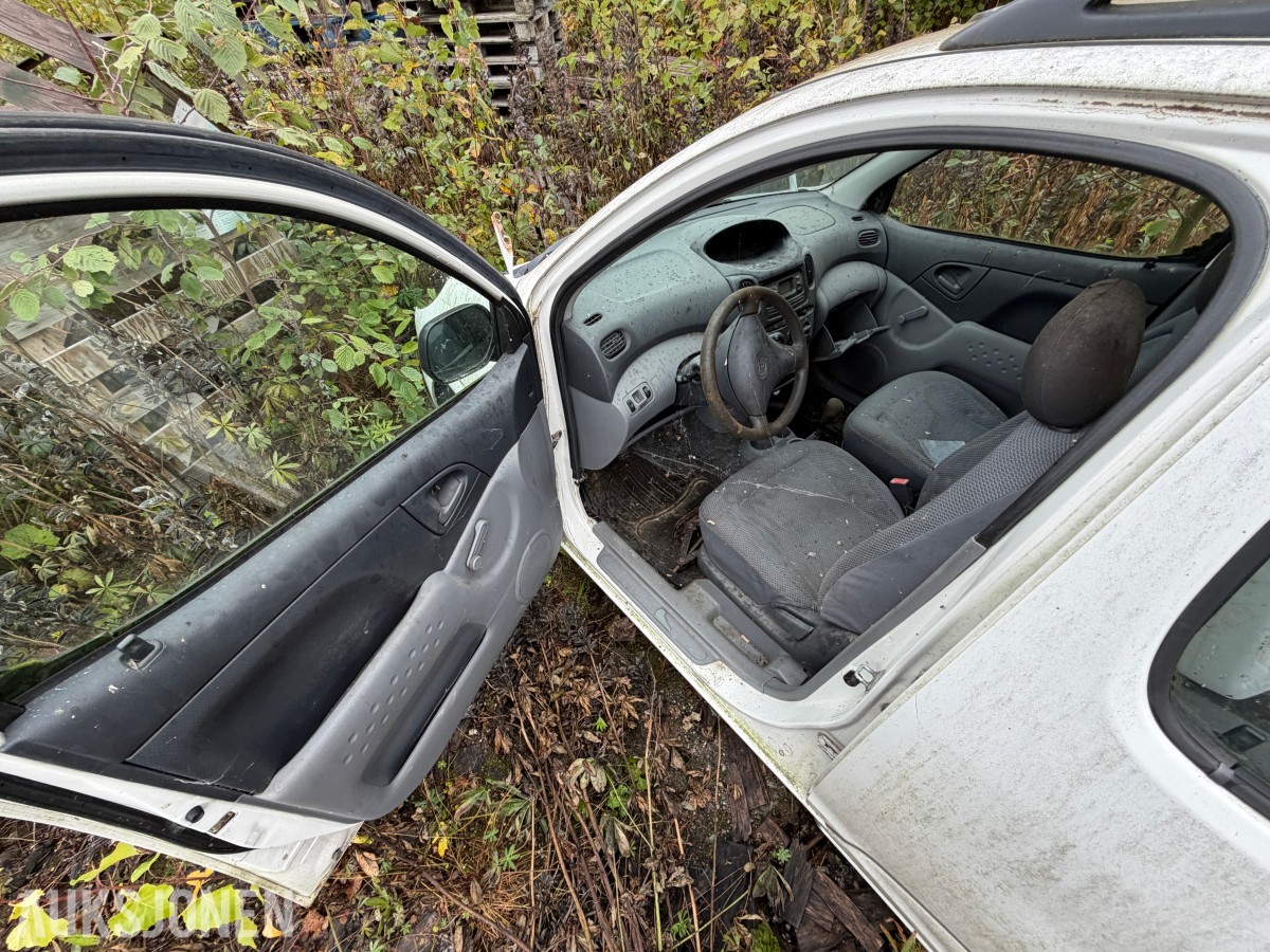 2006 Toyota YARIS VERSO 1.4-75 D + delebil - høystbydende over vrakpant!