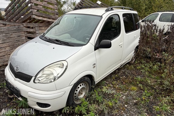 2006 Toyota YARIS VERSO 1.4-75 D + delebil - høystbydende over vrakpant!