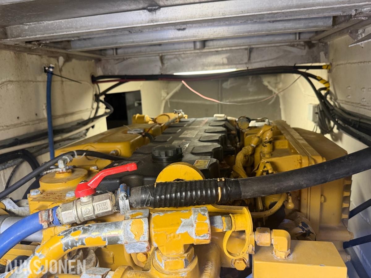 2000  Profesjonell 11,7 m Alu båt Cat C9 (700t) Palfinger Baugrampe