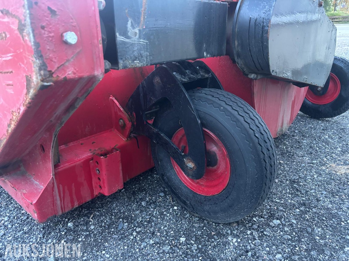 2019 Dalen 2110-010 - Totrinns snøfres med hydraulisk kantvinge - trepunktsfeste med HMV ramme - Arbeidsbredde 251-280 cm 
