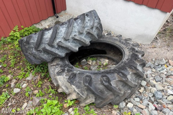 Pirelli 520/70R38 traktordekk - 2stk