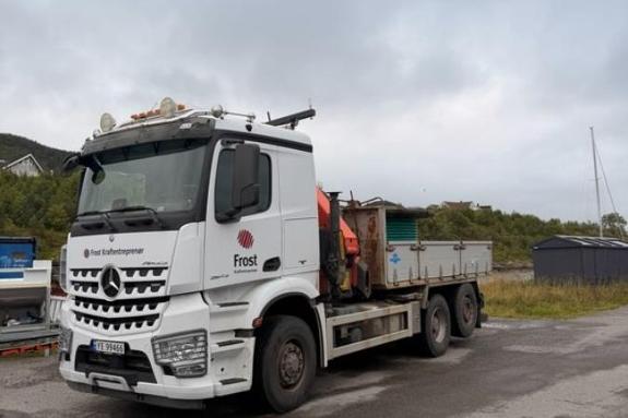 2016 Mercedes-Benz Arocs 2643 kranbil med Palfinger PK 23002-SH E kran og plan 