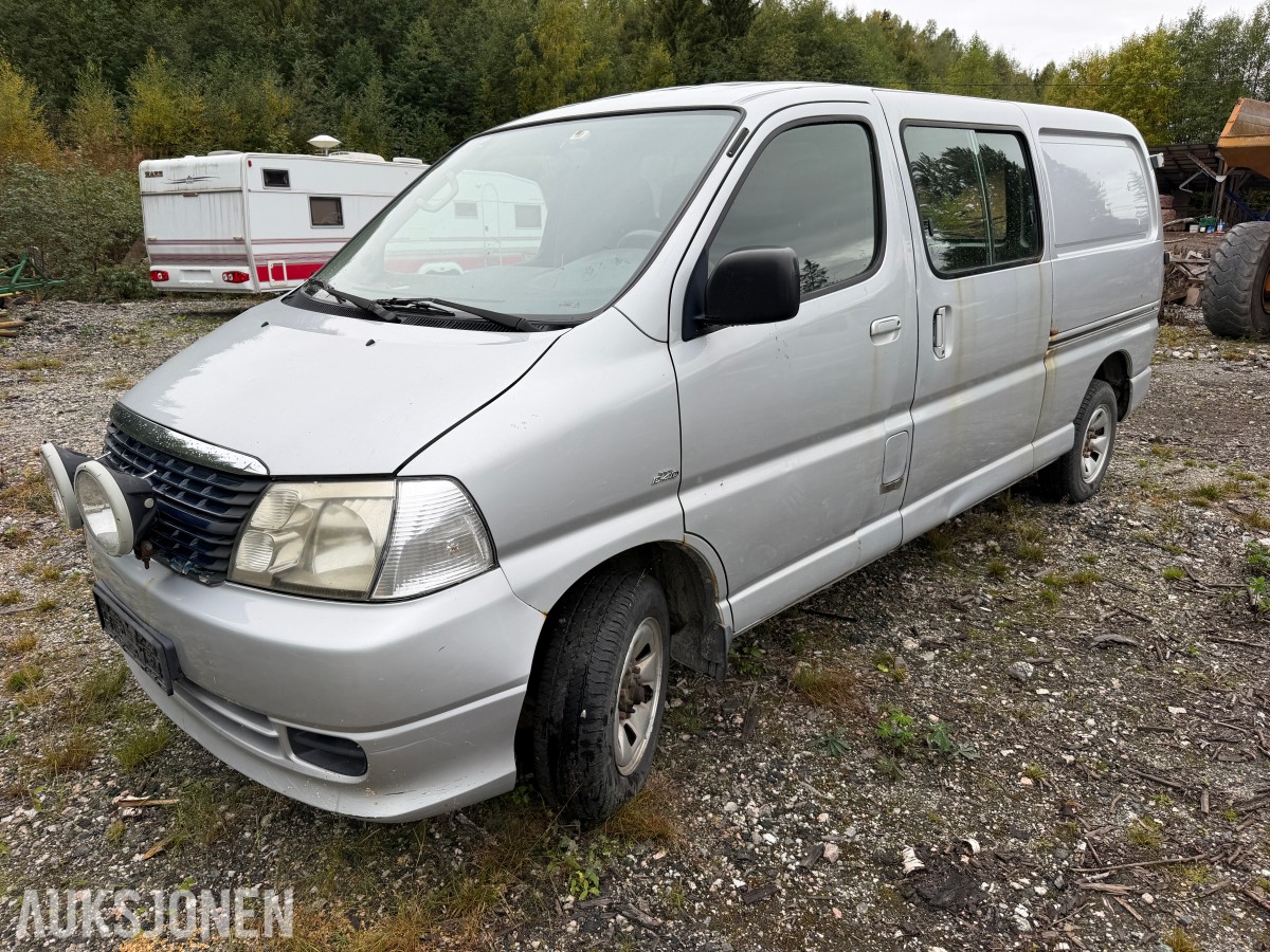 2011 Toyota HIACE 2.5-117 D 4WD / 1 eier siden ny!!!