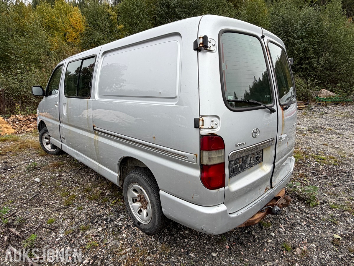 2011 Toyota HIACE 2.5-117 D 4WD / 1 eier siden ny!!!