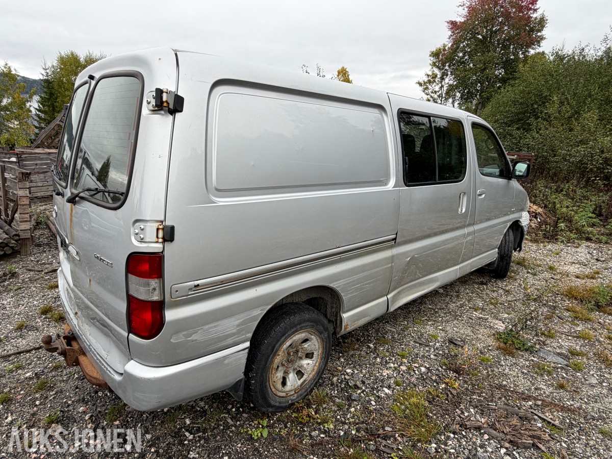 2011 Toyota HIACE 2.5-117 D 4WD / 1 eier siden ny!!!