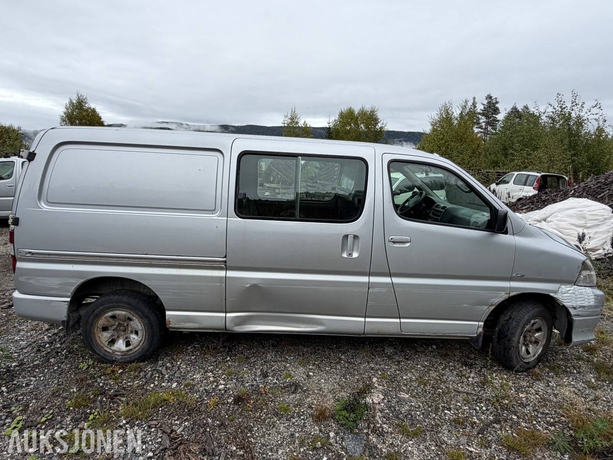 2011 Toyota HIACE 2.5-117 D 4WD / 1 eier siden ny!!!