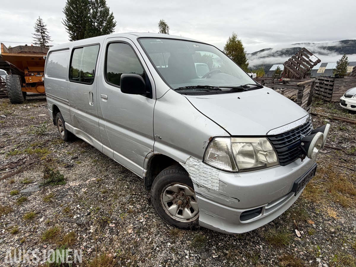 2011 Toyota HIACE 2.5-117 D 4WD / 1 eier siden ny!!!