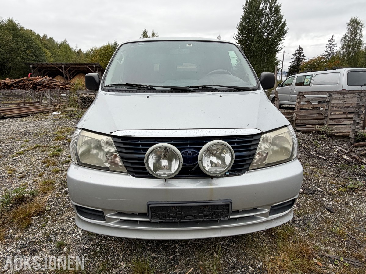 2011 Toyota HIACE 2.5-117 D 4WD / 1 eier siden ny!!!