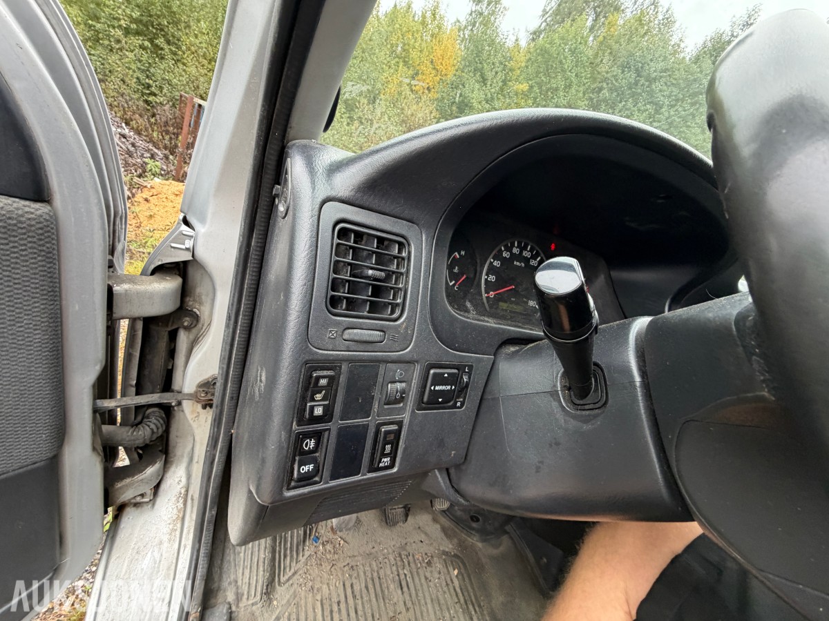 2011 Toyota HIACE 2.5-117 D 4WD / 1 eier siden ny!!!