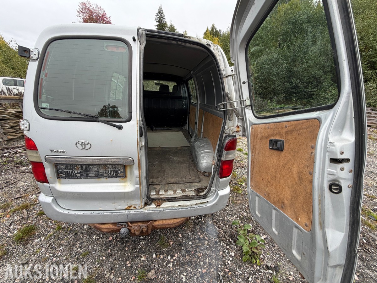 2011 Toyota HIACE 2.5-117 D 4WD / 1 eier siden ny!!!
