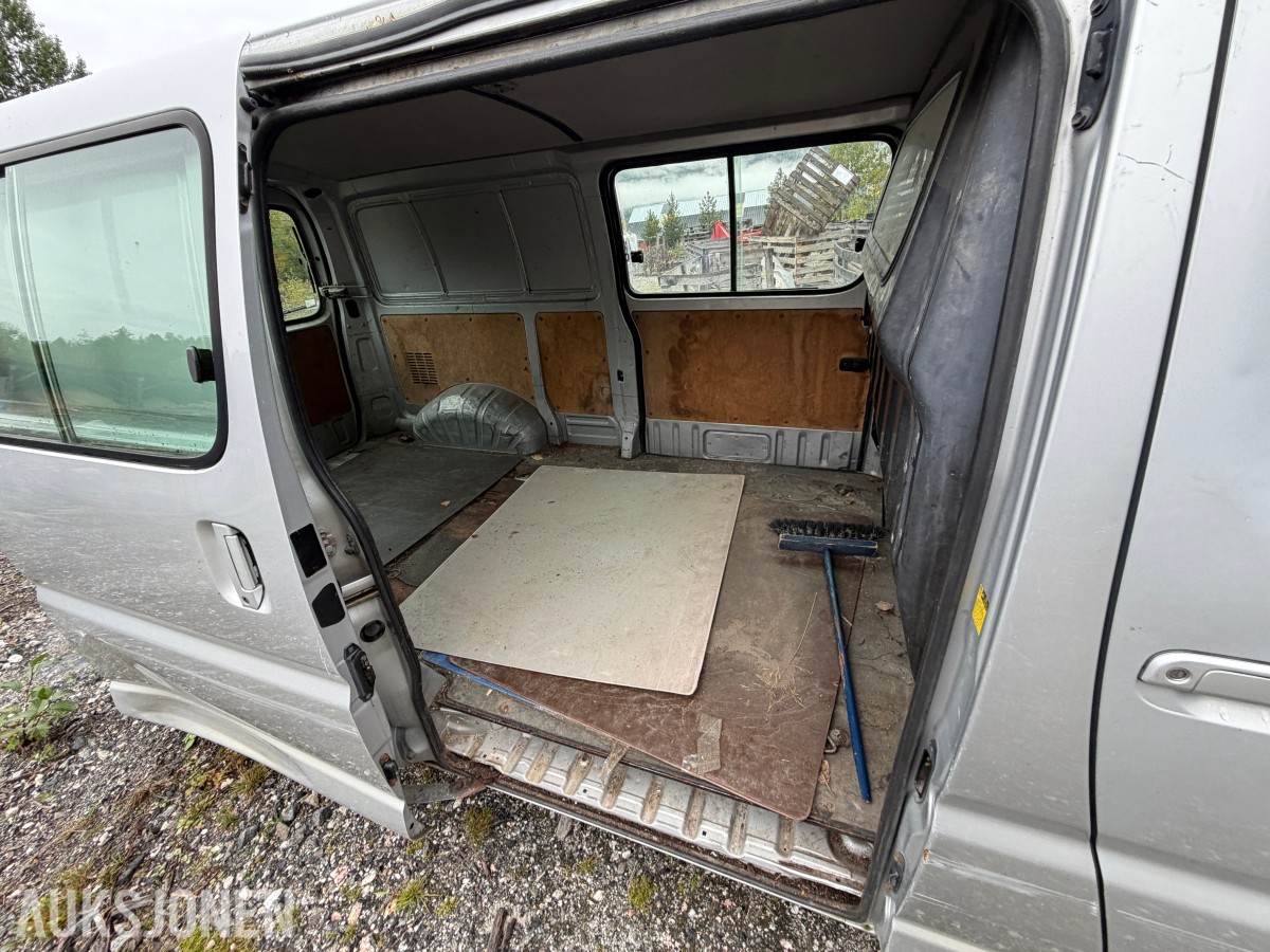 2011 Toyota HIACE 2.5-117 D 4WD / 1 eier siden ny!!!