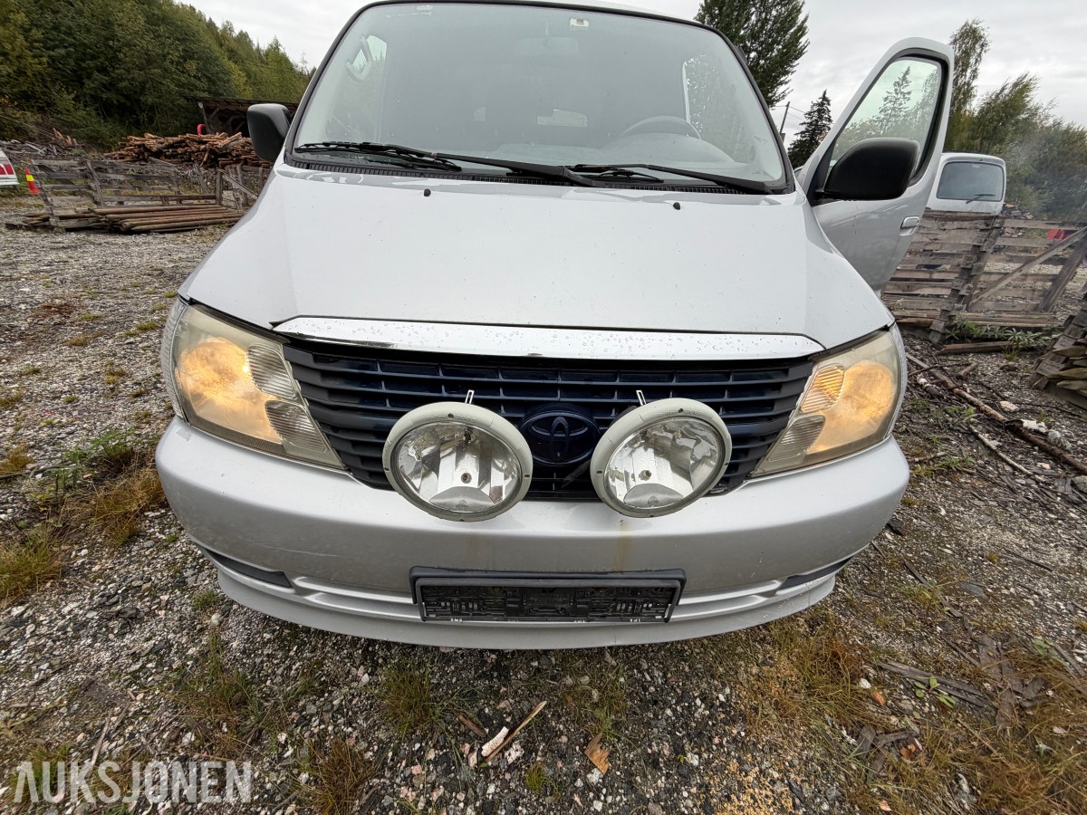 2011 Toyota HIACE 2.5-117 D 4WD / 1 eier siden ny!!!