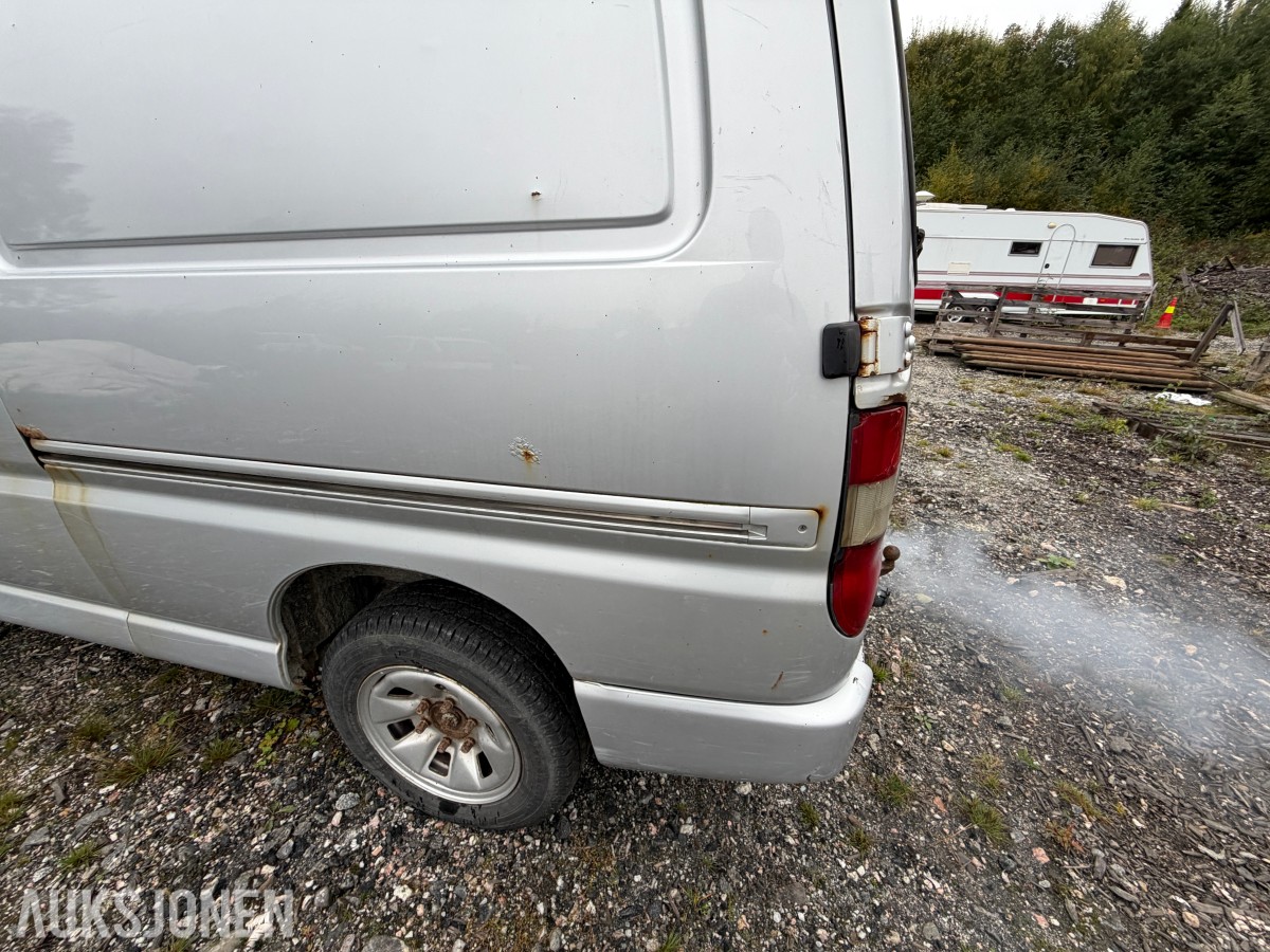 2011 Toyota HIACE 2.5-117 D 4WD / 1 eier siden ny!!!
