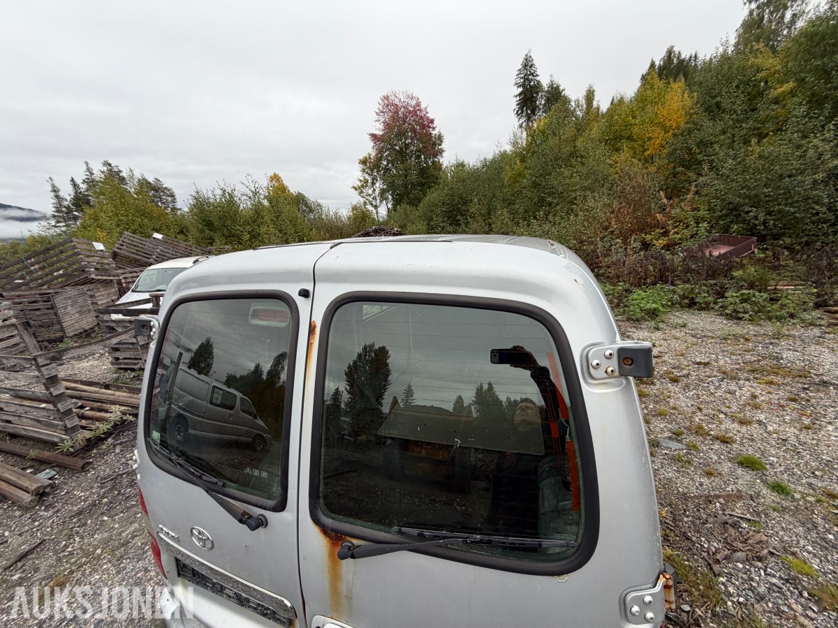 2011 Toyota HIACE 2.5-117 D 4WD / 1 eier siden ny!!!