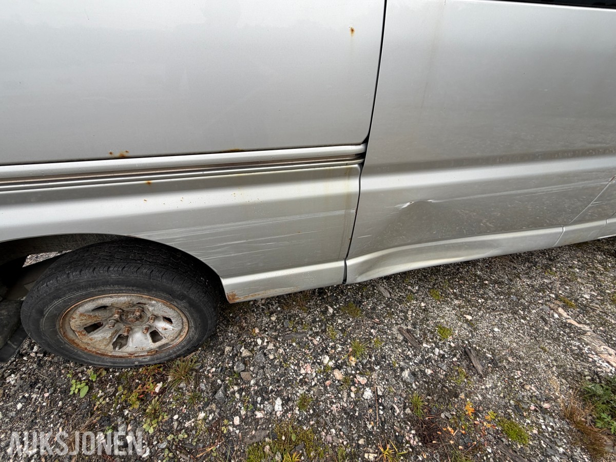 2011 Toyota HIACE 2.5-117 D 4WD / 1 eier siden ny!!!