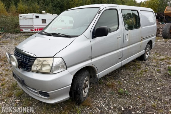 2011 Toyota HIACE 2.5-117 D 4WD / 1 eier siden ny!!!