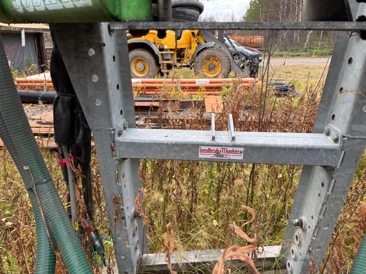 2014 Joskin Penditwist 120/40 RP2 møkksprøyte, 12 m bredde