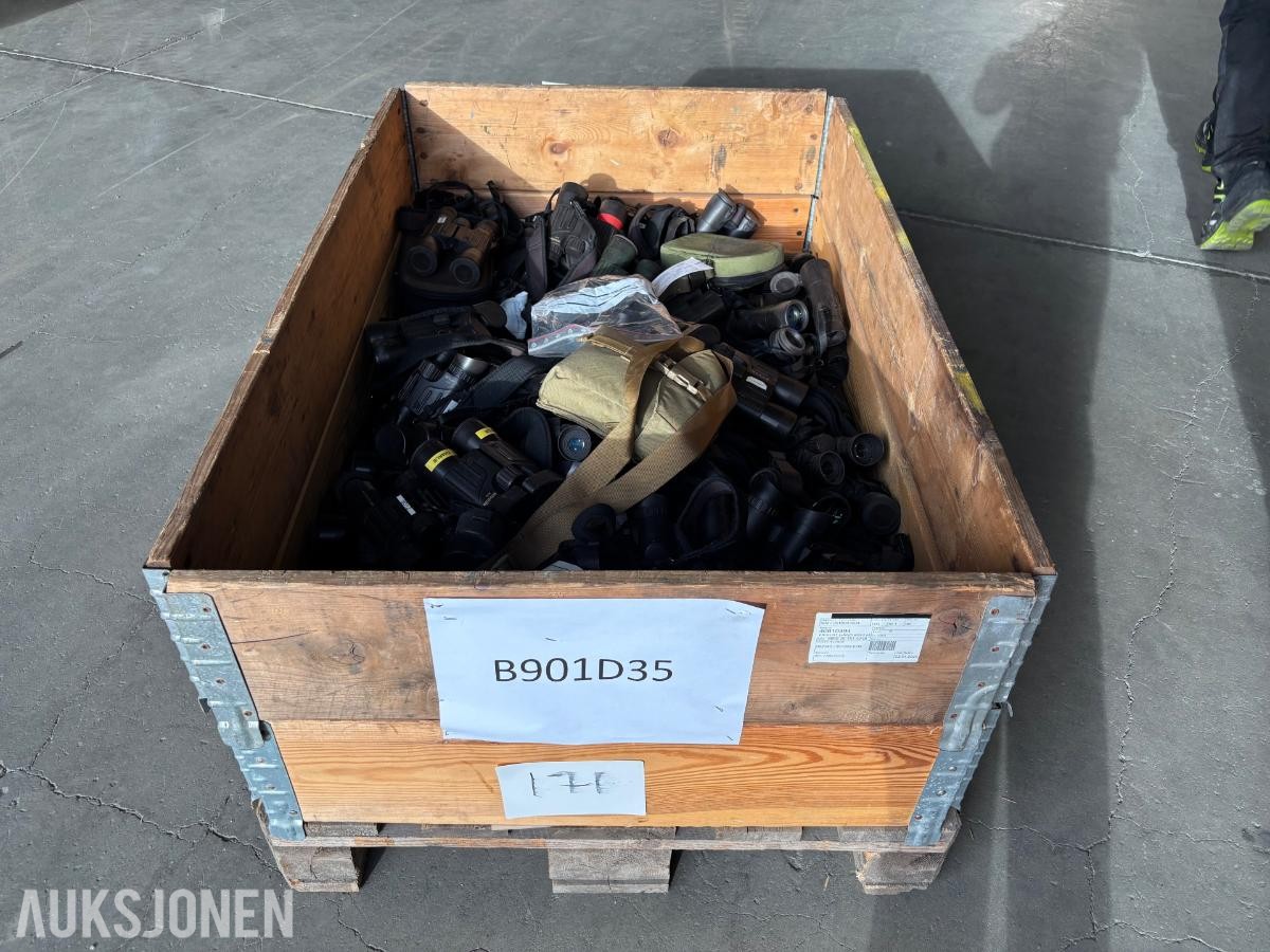 Parti med kikkerter fra Forsvaret