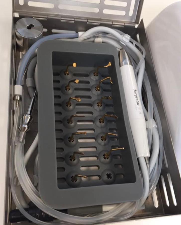 DMETEC SurgyStar – Ultralyd kirurgiapparat med instrumenter og transportkoffert