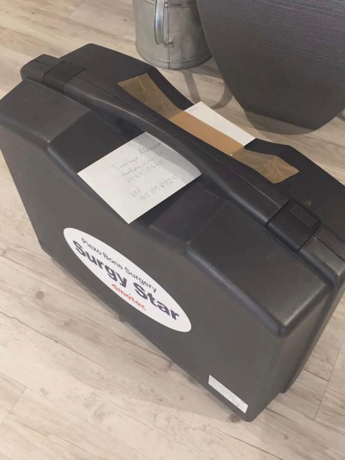 DMETEC SurgyStar – Ultralyd kirurgiapparat med instrumenter og transportkoffert