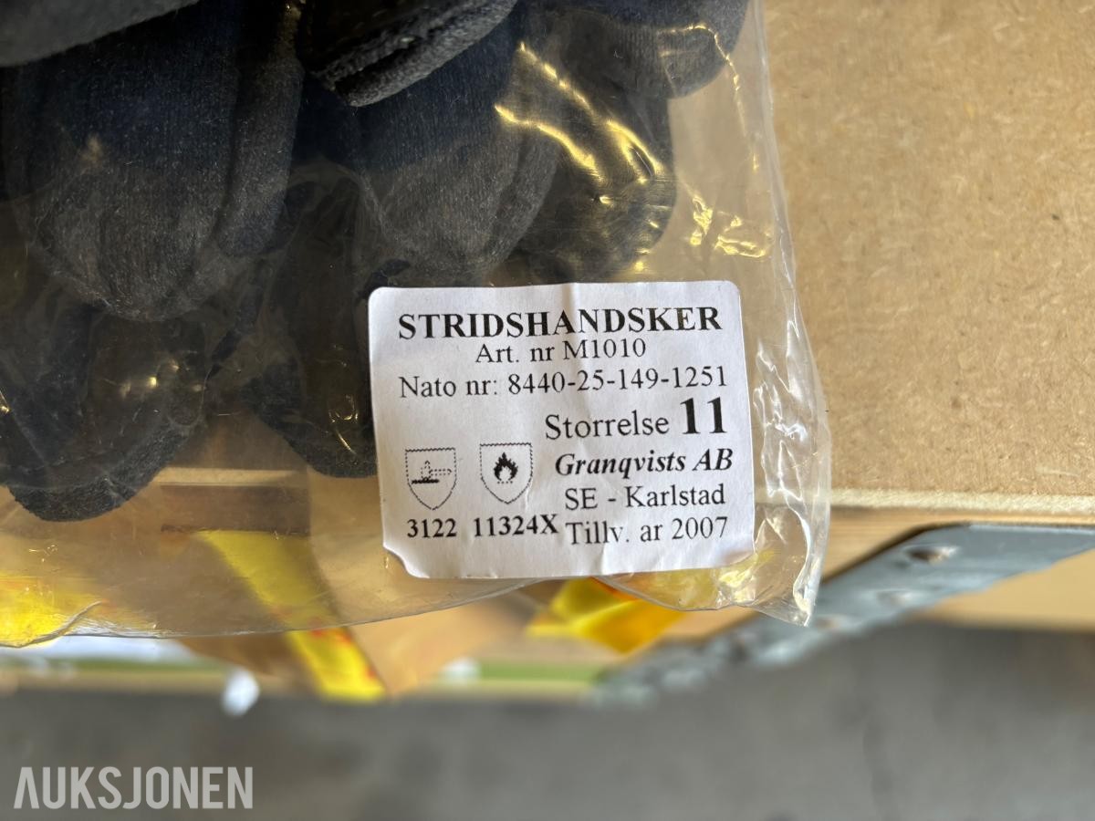 Parti med diverse ubrukte hansker fra Forsvaret