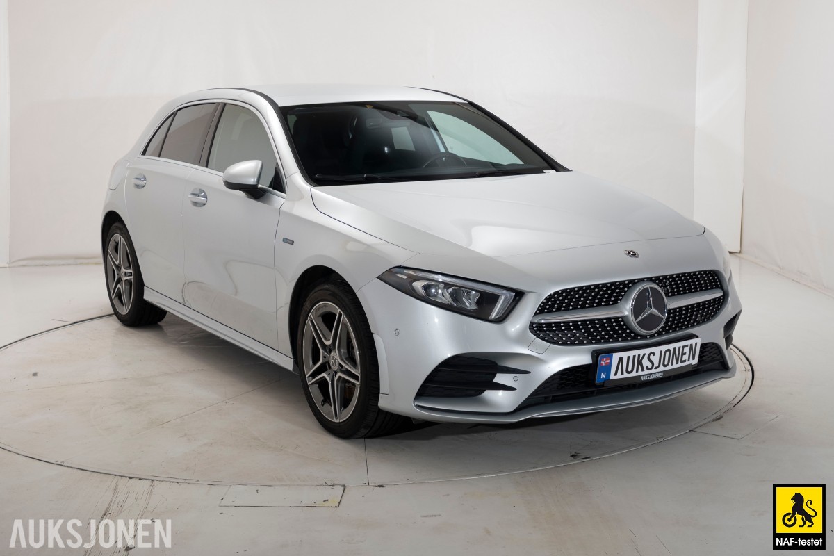 2020 Mercedes-Benz A-Klasse A250e 218HK AMG ACC VARMER KAMERA LED 
