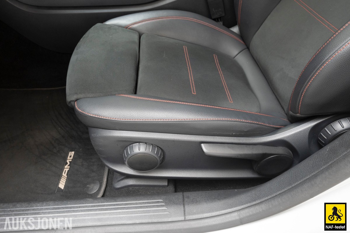2020 Mercedes-Benz A-Klasse A250e 218HK AMG ACC VARMER KAMERA LED 