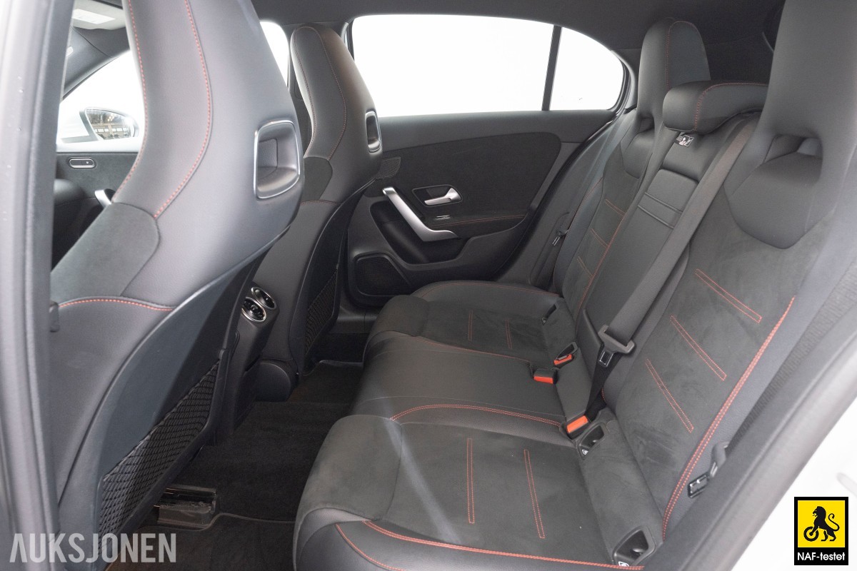 2020 Mercedes-Benz A-Klasse A250e 218HK AMG ACC VARMER KAMERA LED 