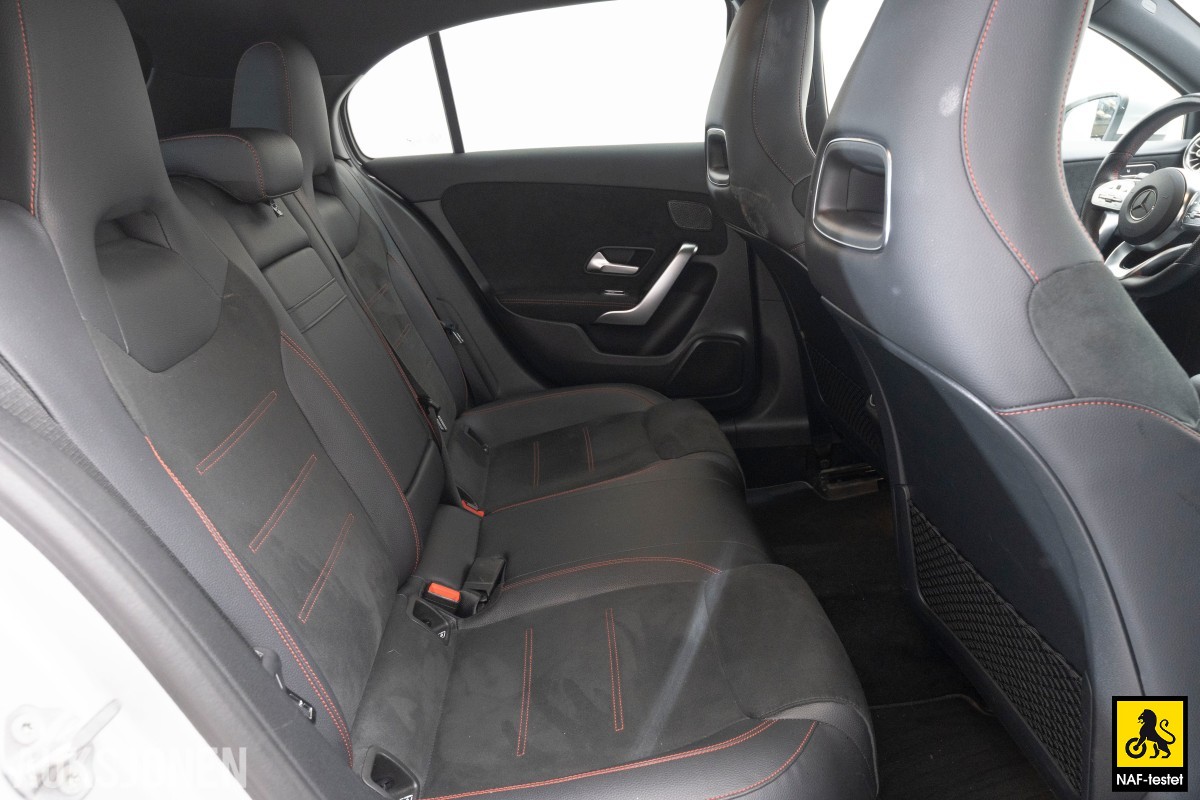 2020 Mercedes-Benz A-Klasse A250e 218HK AMG ACC VARMER KAMERA LED 