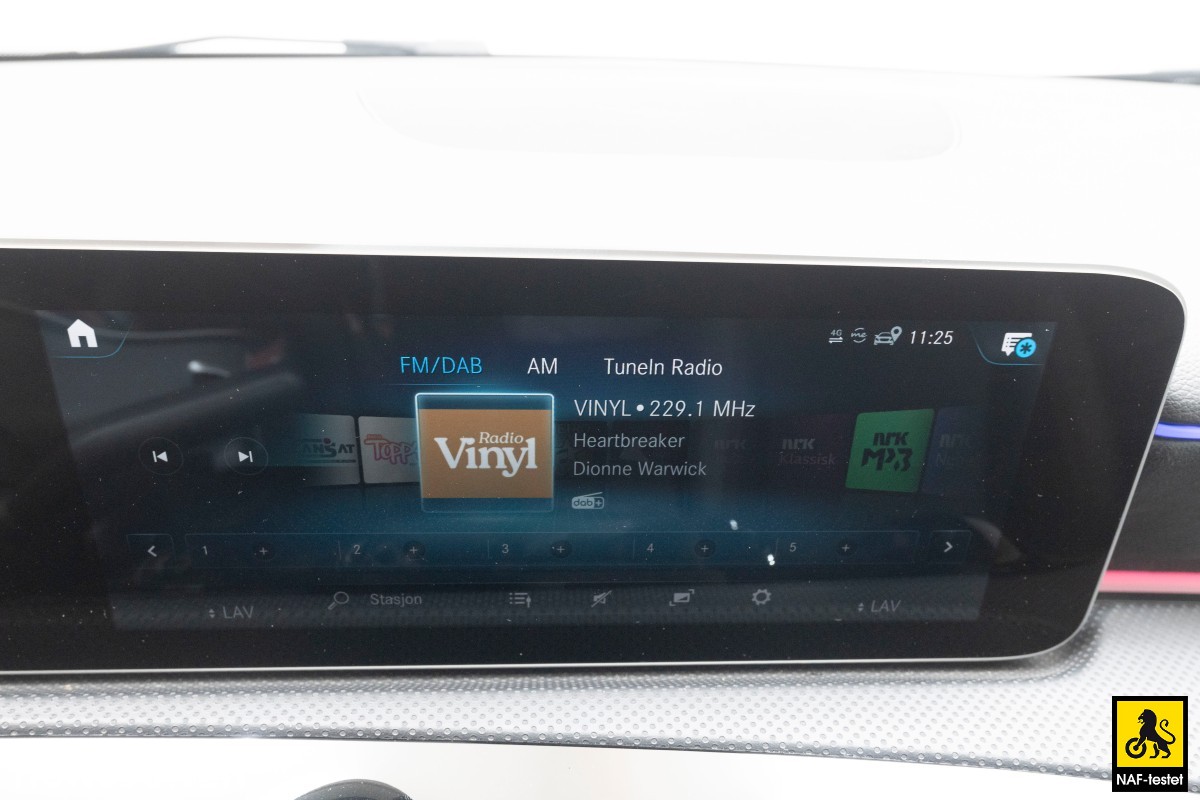 2020 Mercedes-Benz A-Klasse A250e 218HK AMG ACC VARMER KAMERA LED 
