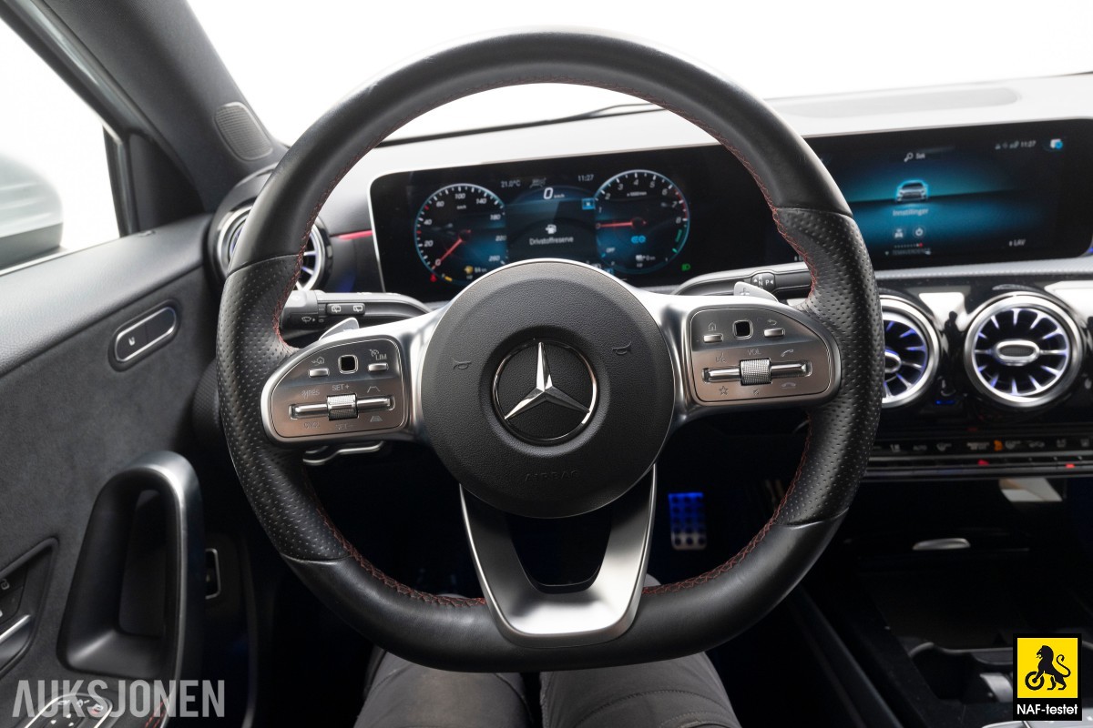 2020 Mercedes-Benz A-Klasse A250e 218HK AMG ACC VARMER KAMERA LED 