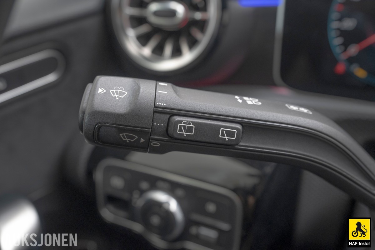 2020 Mercedes-Benz A-Klasse A250e 218HK AMG ACC VARMER KAMERA LED 