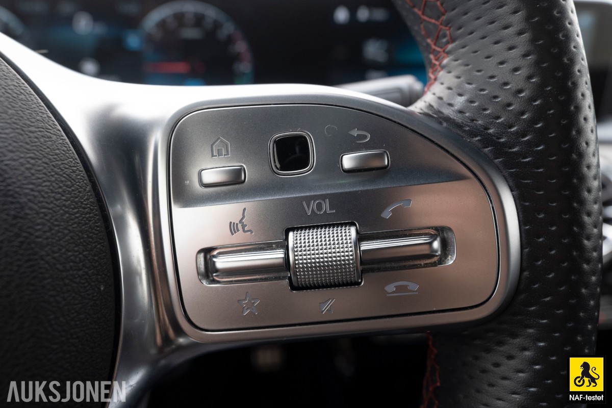 2020 Mercedes-Benz A-Klasse A250e 218HK AMG ACC VARMER KAMERA LED 