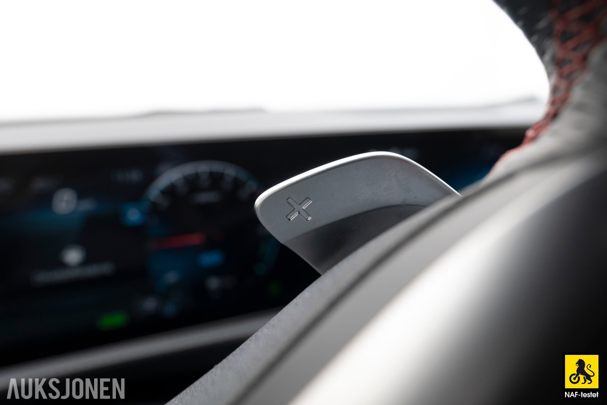 2020 Mercedes-Benz A-Klasse A250e 218HK AMG ACC VARMER KAMERA LED 