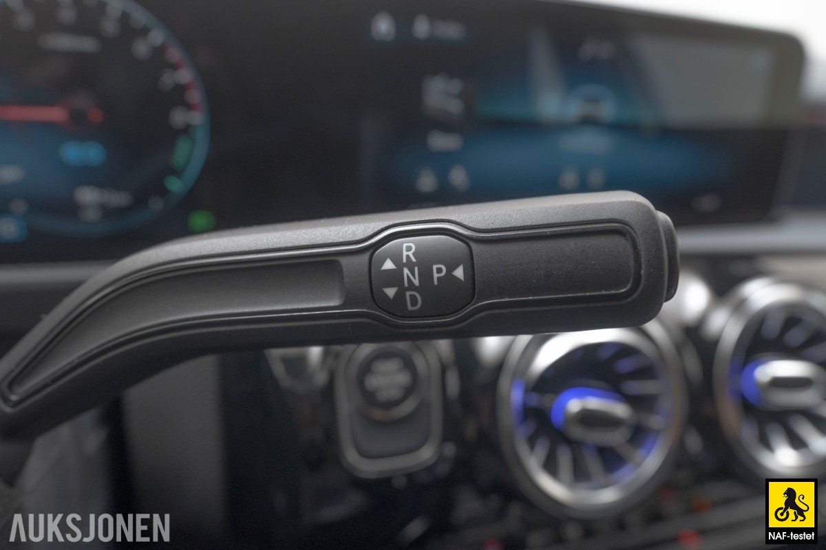 2020 Mercedes-Benz A-Klasse A250e 218HK AMG ACC VARMER KAMERA LED 