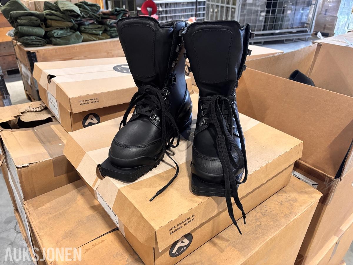 Parti med skistøvler – Alfa 75 mm og Lundhags Husky 90 mm