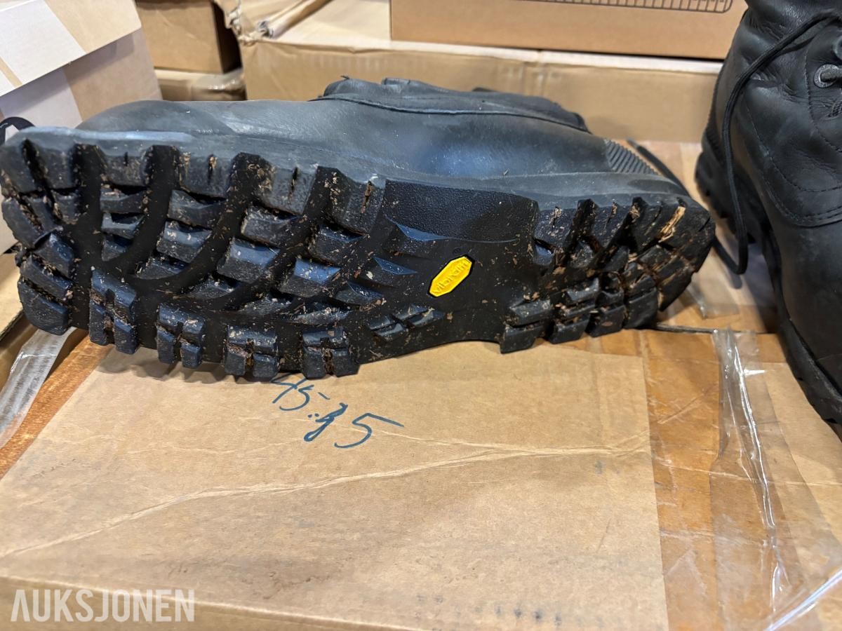 Parti med skistøvler – Alfa 75 mm og Lundhags Husky 90 mm