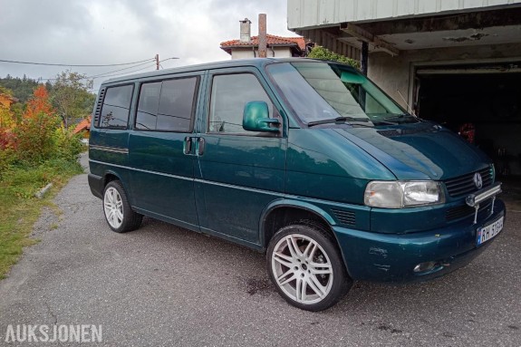 1998 Volkswagen Caravelle 2.4L type T4 hengerfeste 6 seter