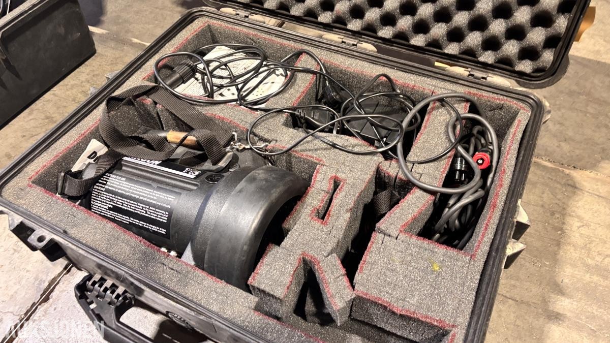 2 stk. Dragon T12/MK2 portable søkelys med transportkasser
