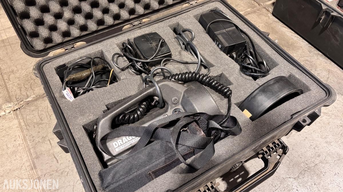 2 stk. Dragon T12/MK2 portable søkelys med transportkasser