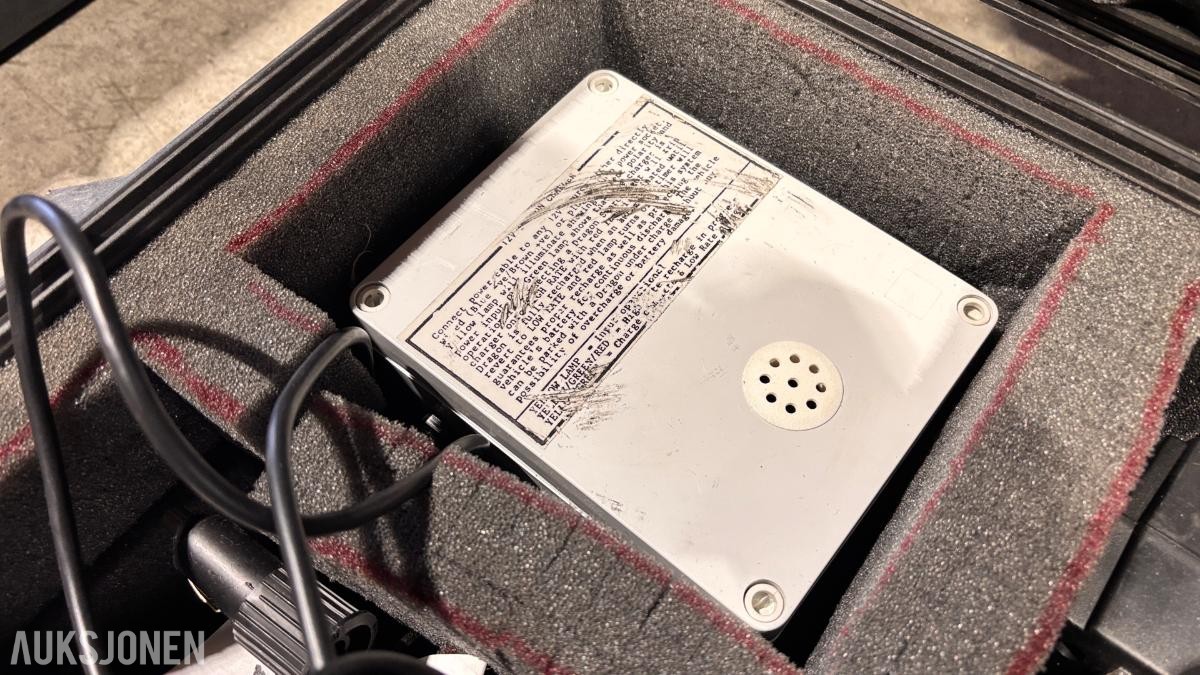 2 stk. Dragon T12/MK2 portable søkelys med transportkasser