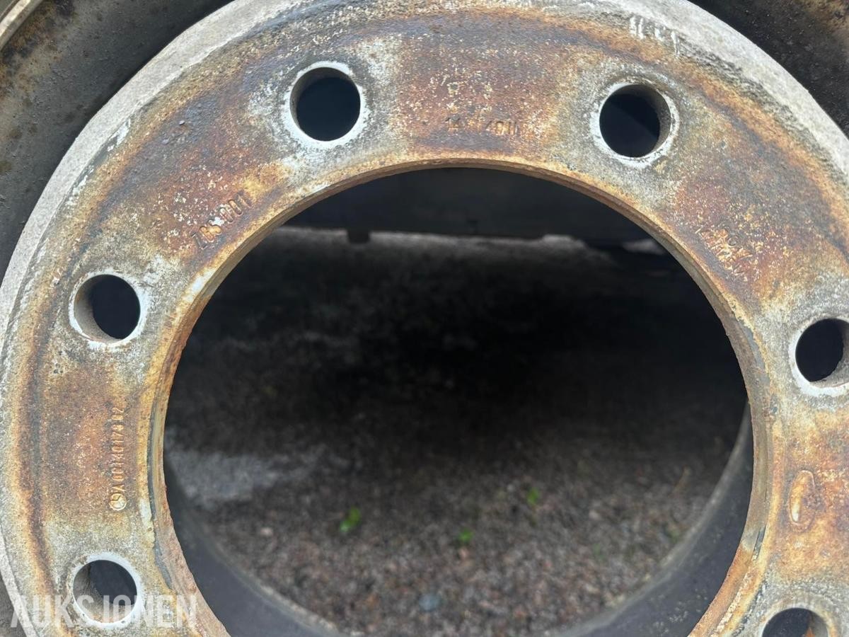 Lastebildekk piggdekk 305/70 R19,5, 285/70 R19,5 vinterdekk MS piggdekk