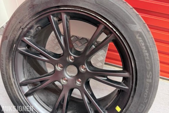 2024 Tesla Model Y hjul 255/45R19