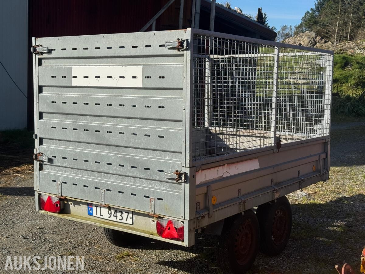 2010 Tysse Sauetilhenger med sauekarmer - Strekkmetalgulv og Delegrind