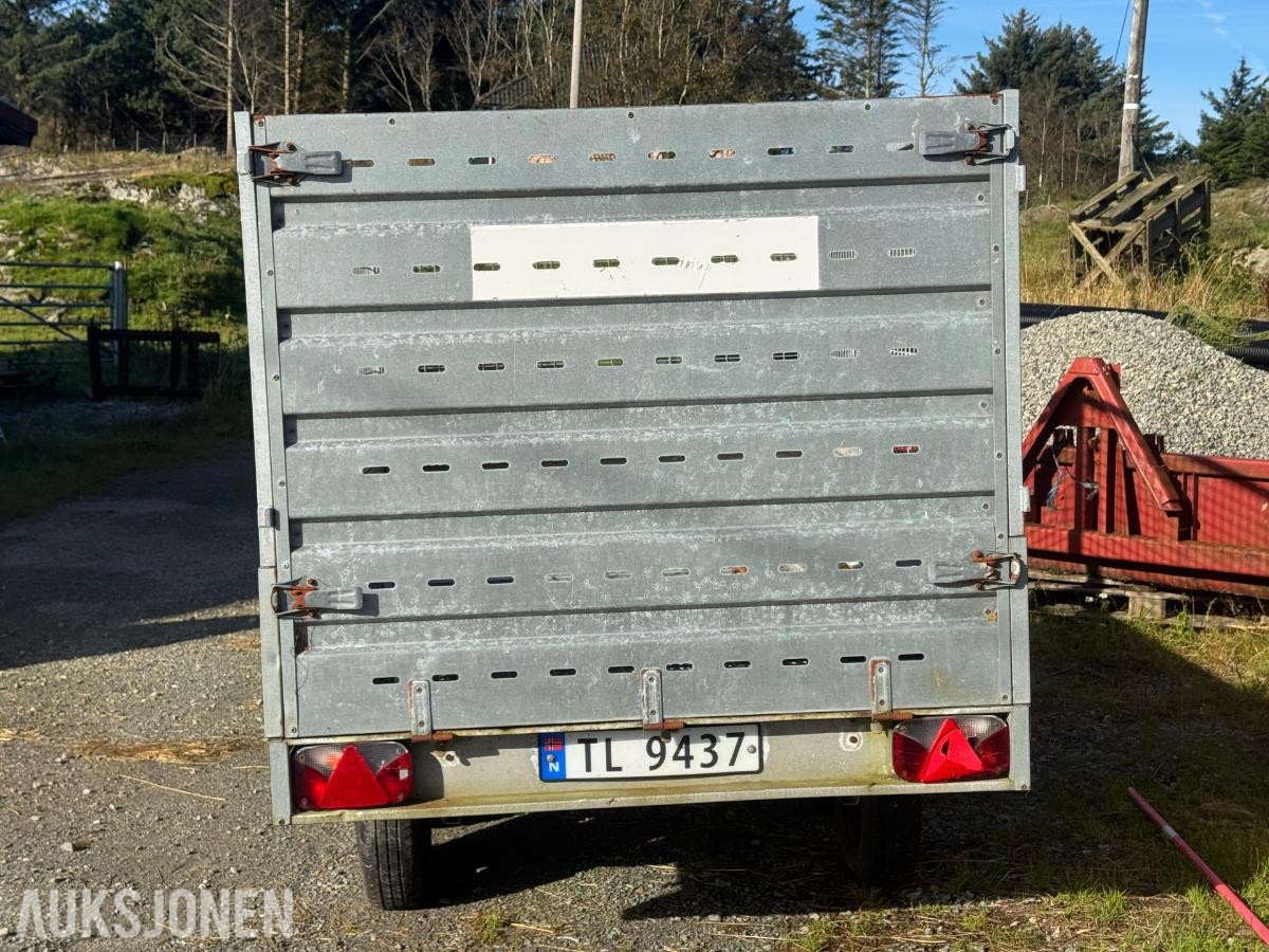 2010 Tysse Sauetilhenger med sauekarmer - Strekkmetalgulv og Delegrind