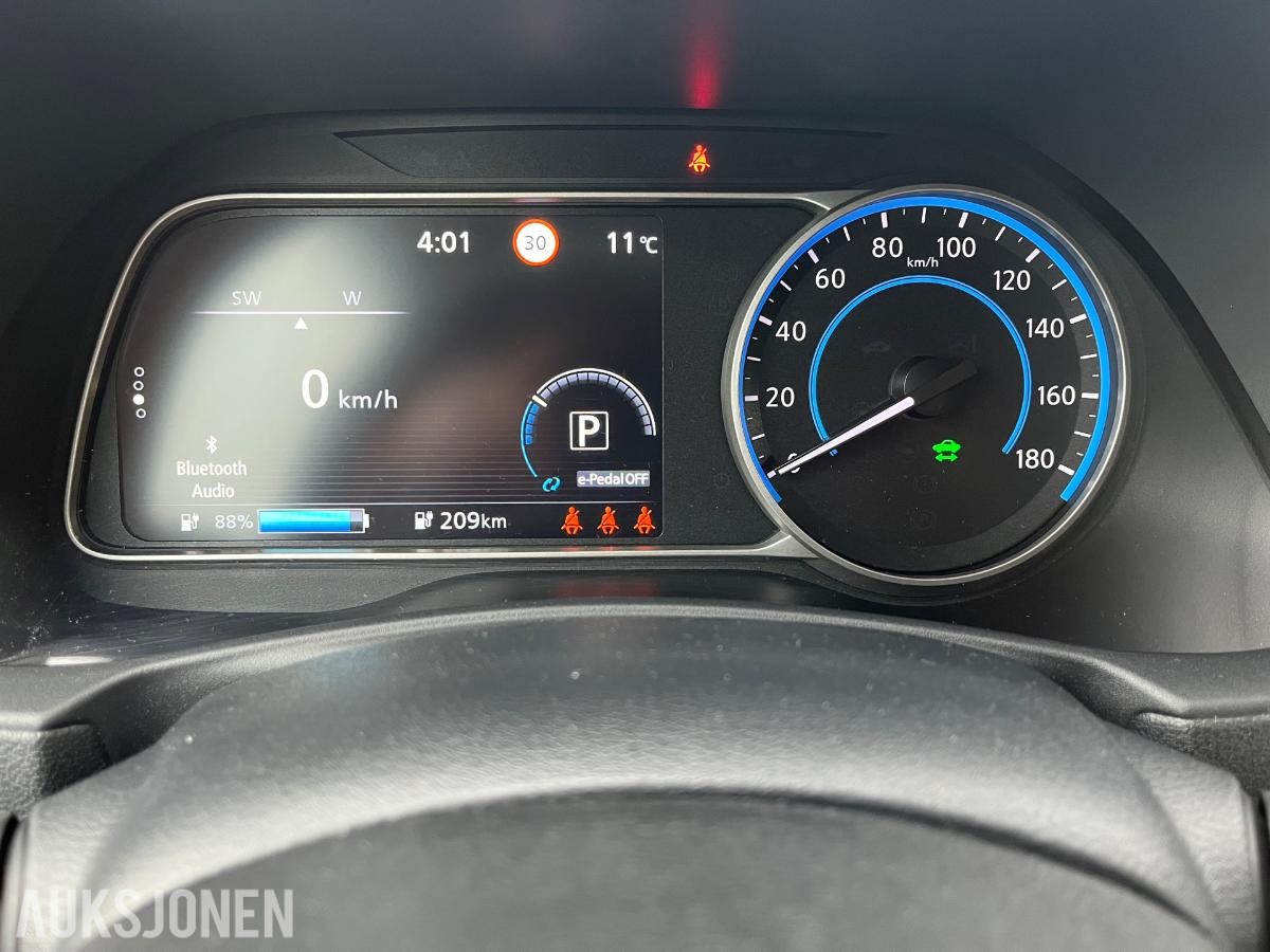 2022 Nissan Leaf N-Connecta, 40kWh , 49903km
