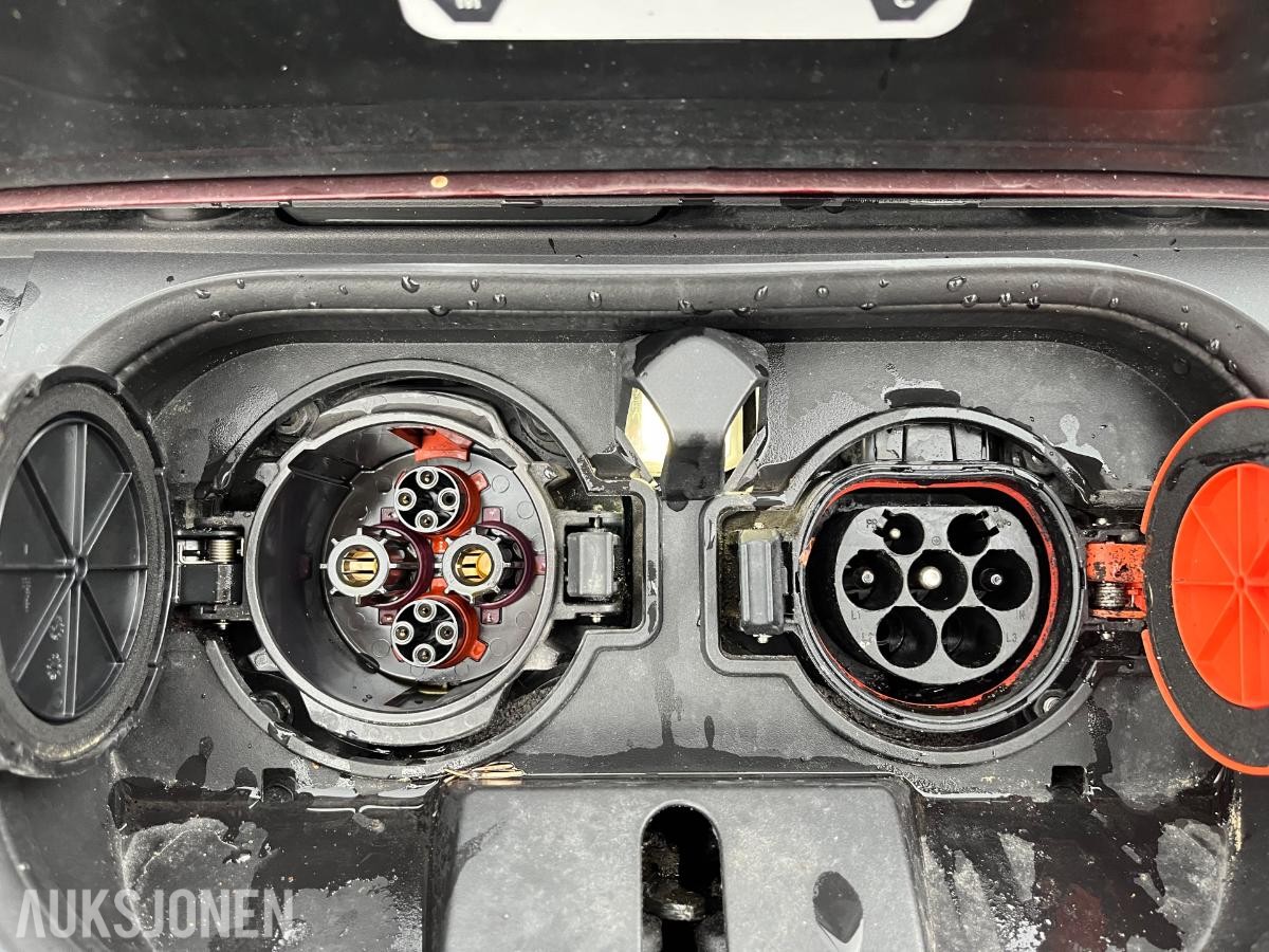 2022 Nissan Leaf N-Connecta, 40kWh , 49903km