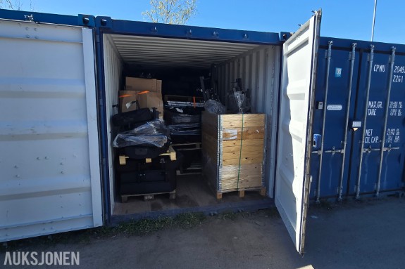 Stort parti med 50-60 bakseter til Toyota Landcruiser med svart tekstiltrekk - Ergorack (Stigestativ) - Noen bakgruter til pickup