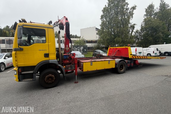 2006 MAN TGM 15.280 - Bilberger med tiltbart plan - HMF 902 T3 kran - Hydraulisk vinsj - 424 362 km