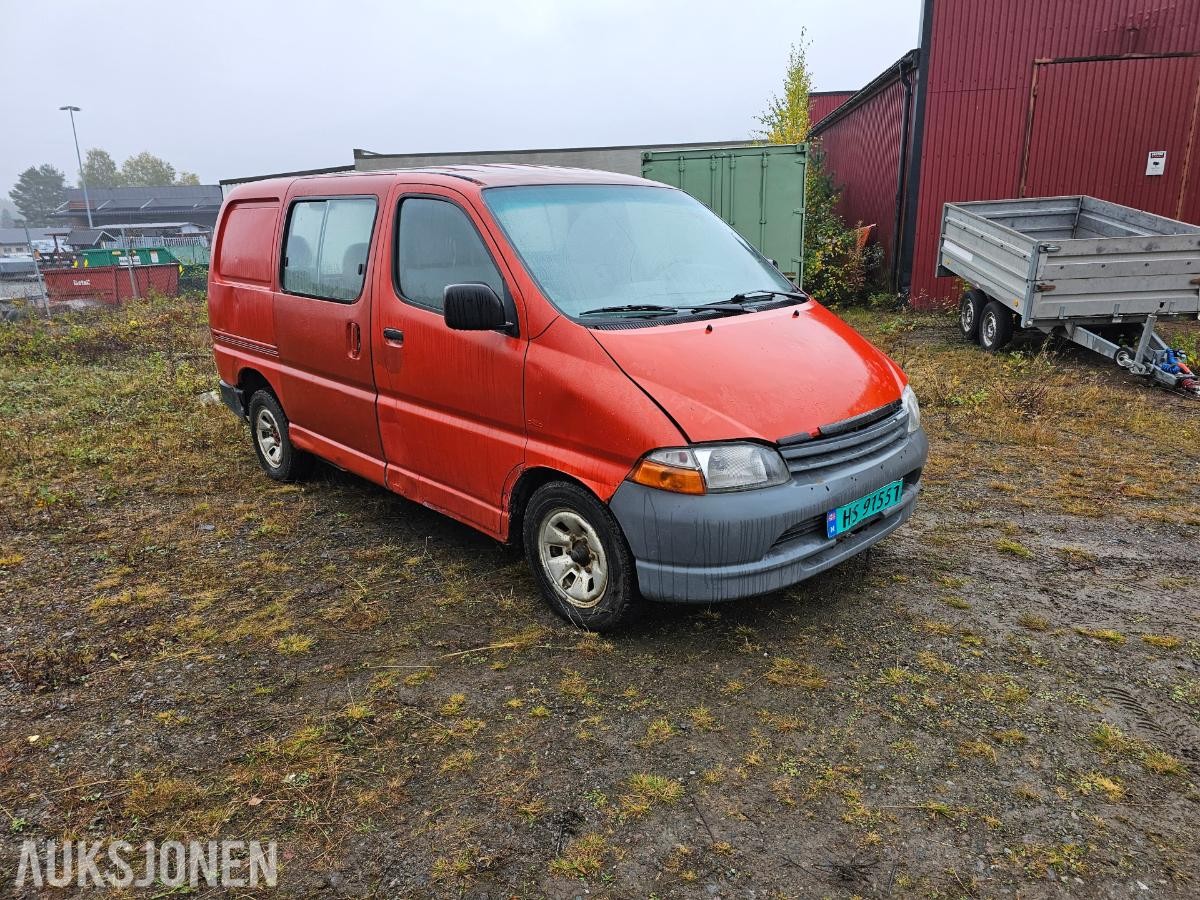 2006 Toyota HiAce, HIACE 2.5-88 D, 330000km reparasjonsobjekt/delebil